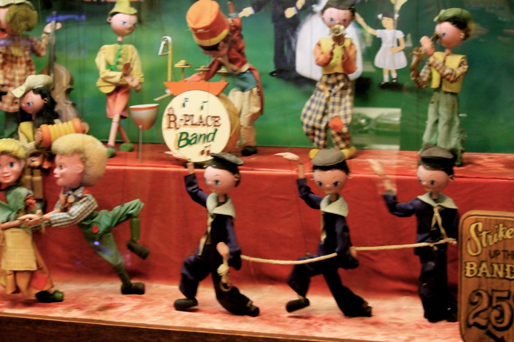 I loved these little dancing sailors!