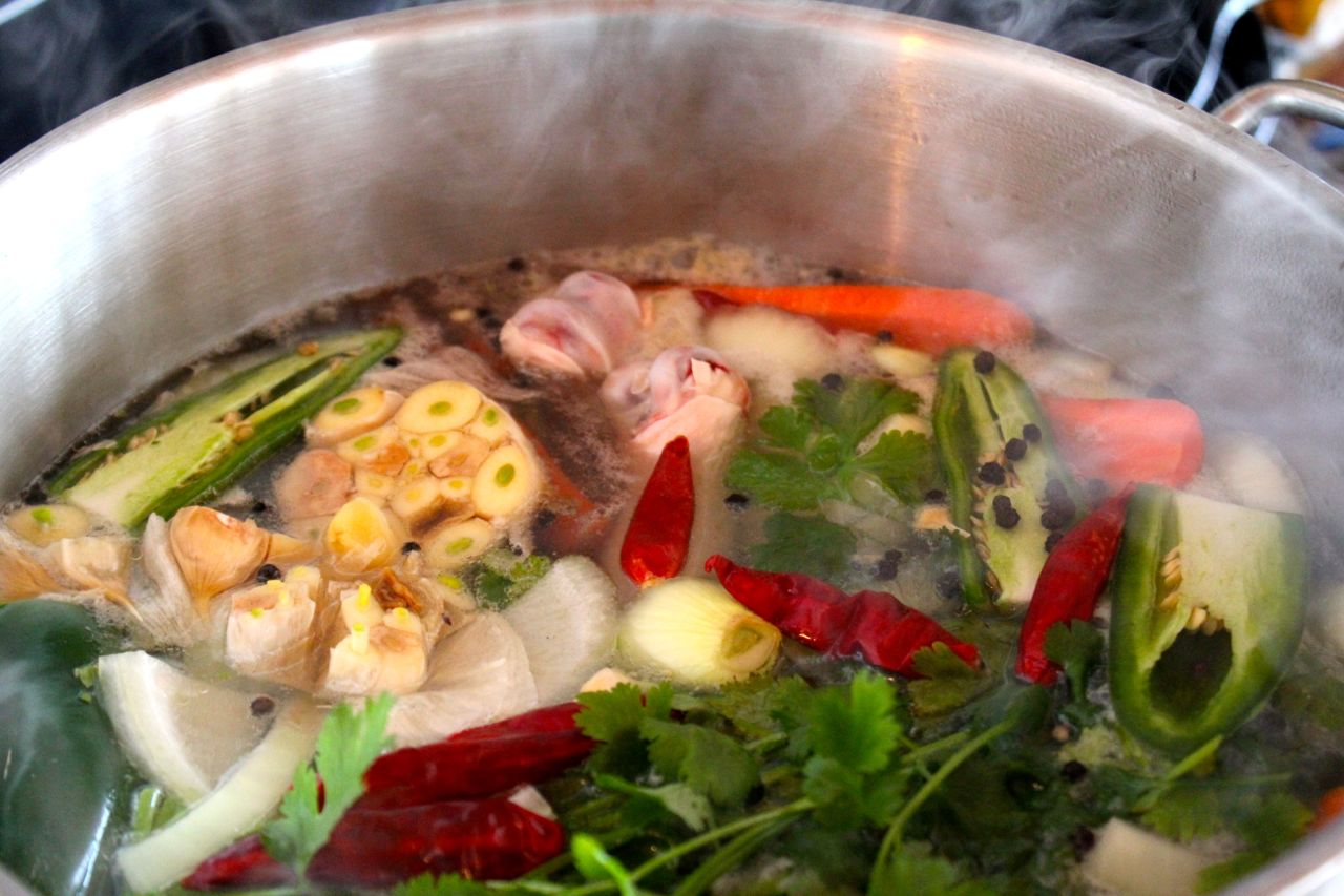 Make hot and spicy chicken broth for soup: make January better ...